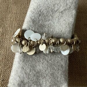 Gold tone and faux pearl shell circle stretch bracelet bauble bubble charm